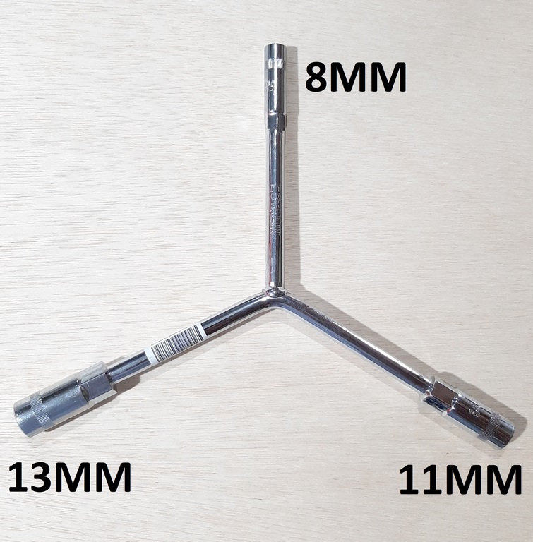 LLAVE EN Y CON TRES DADOS 8MM-11MM-13MM CRV110006